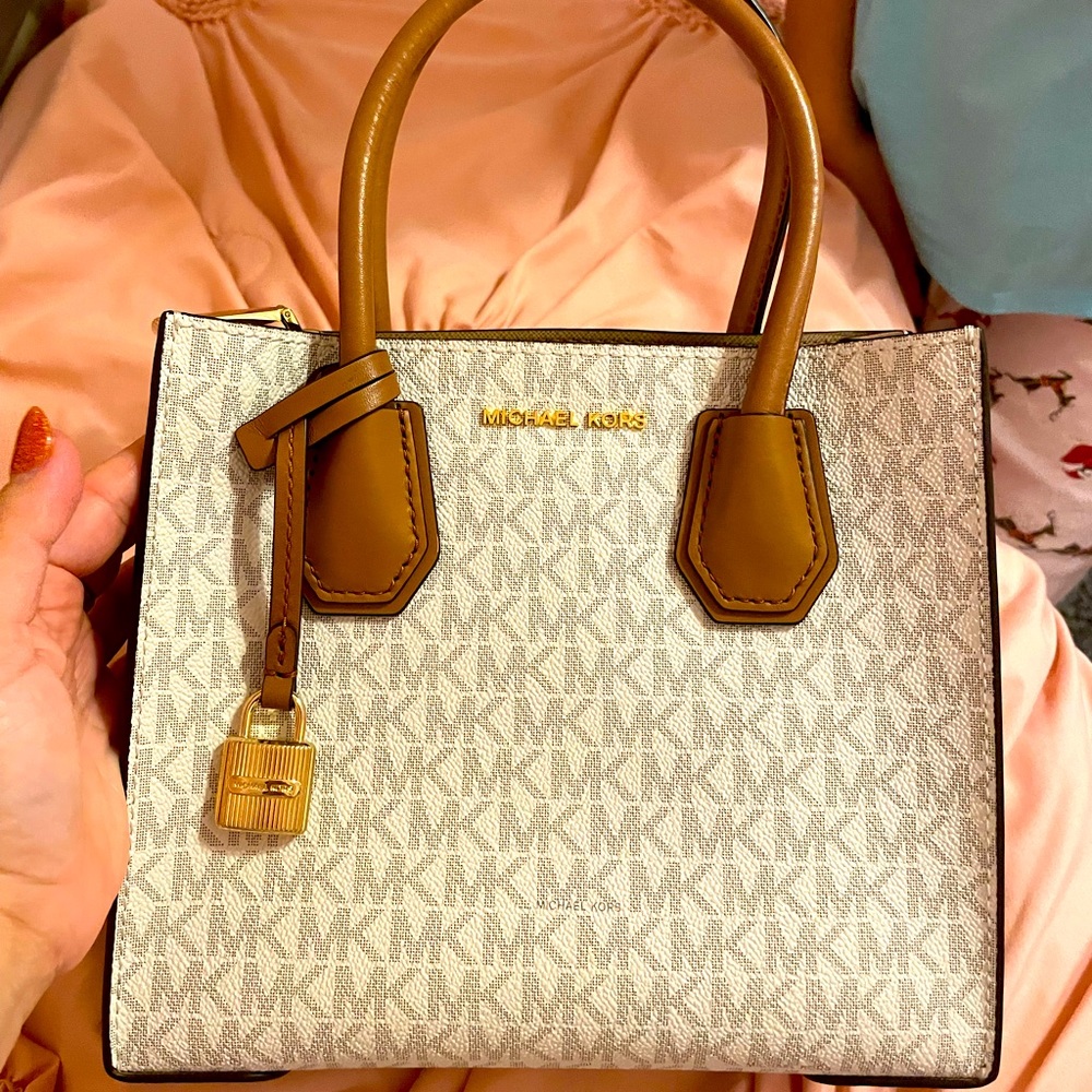 Brand new MK crossbody!
